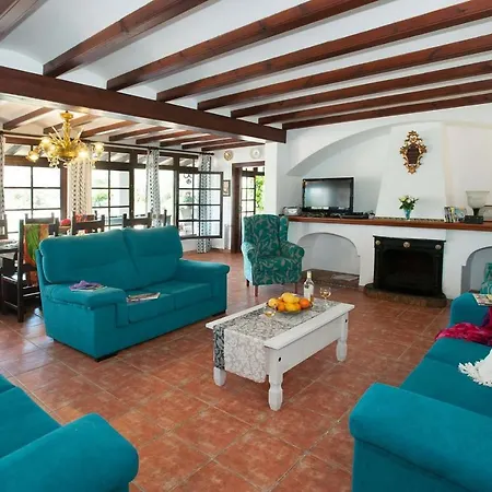 Tomeu Seguinot By Sealand *