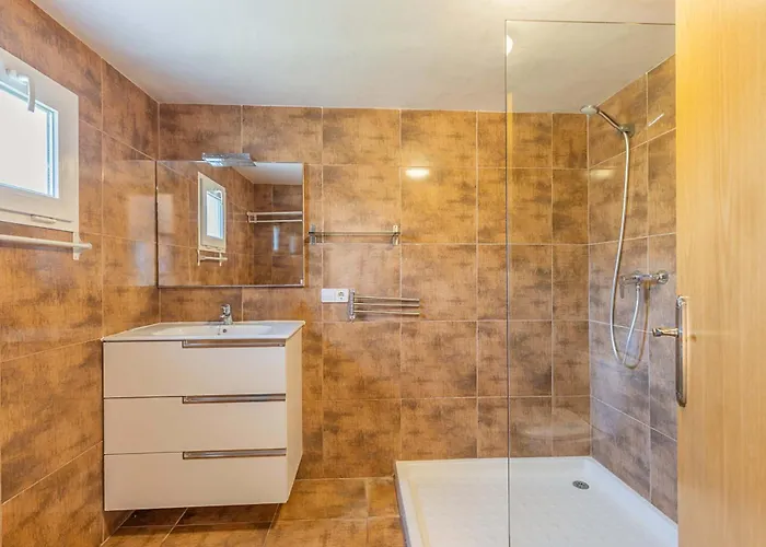 Tomeu Seguinot By Sealand *