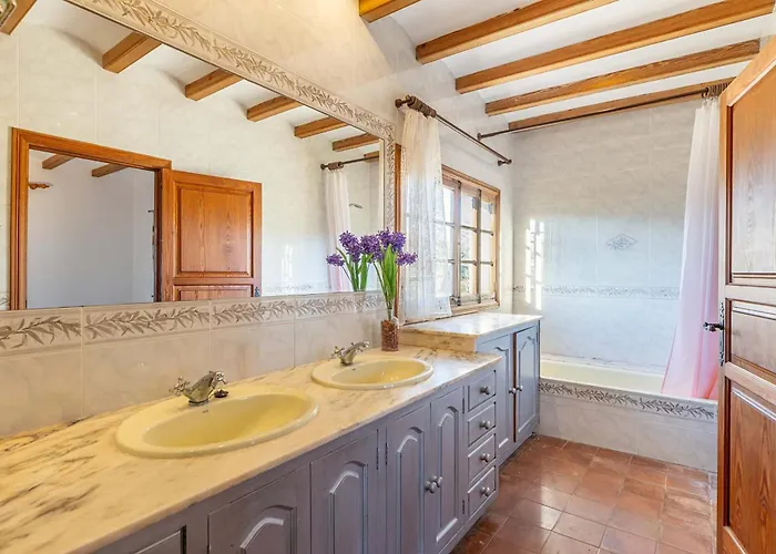 Tomeu Seguinot By Sealand Port de Pollença